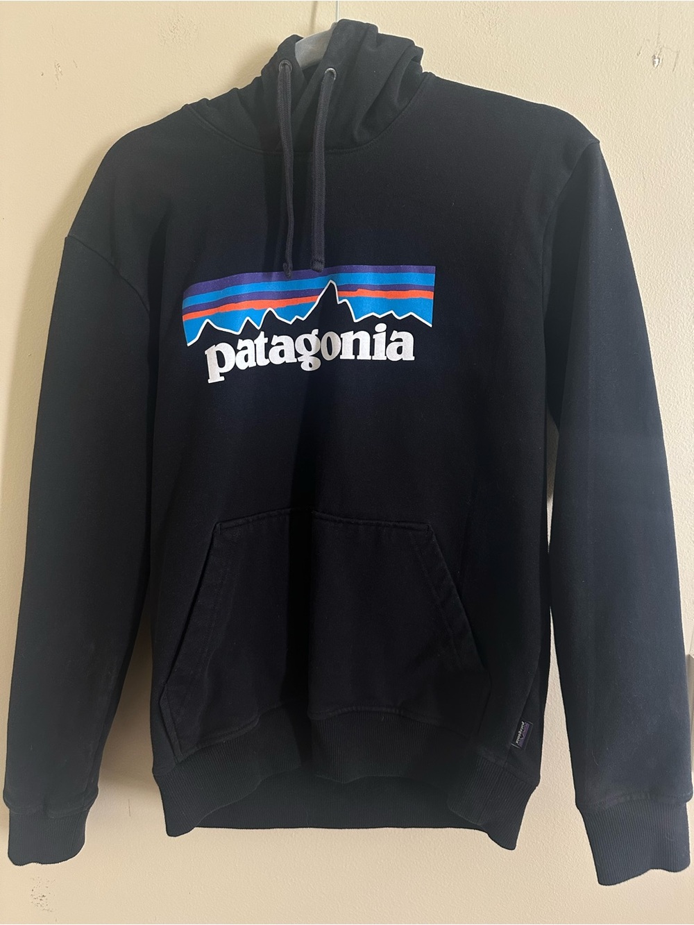 Patagonia Men's P-6 Logo Uprisal Hoodie Black Pullover Sweatshirt Size S 1100 - Picture 1 of 6